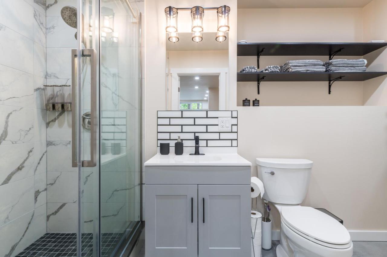 Beautiful Place With A Great Location, Free Parking, Wifi & Large Tv. Federal Way Luaran gambar