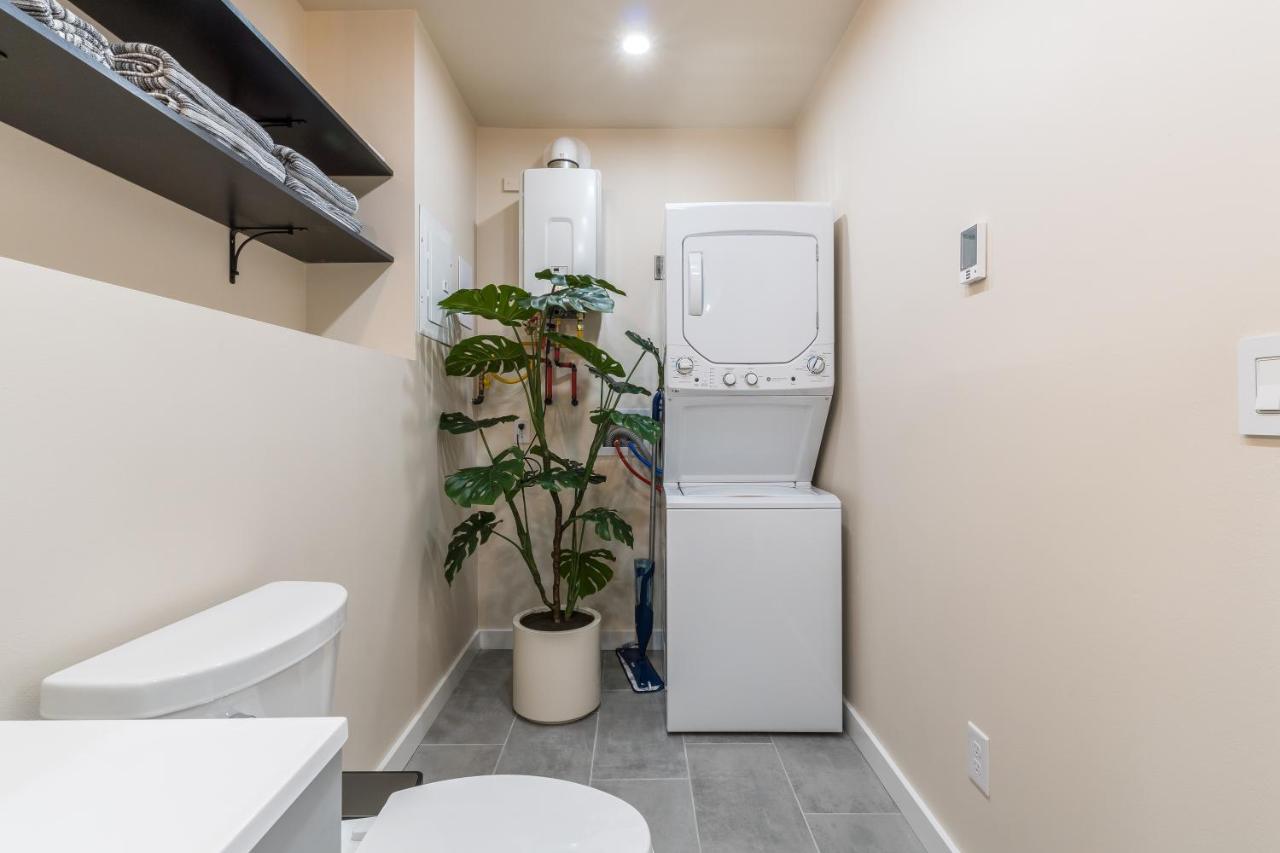 Beautiful Place With A Great Location, Free Parking, Wifi & Large Tv. Federal Way Luaran gambar